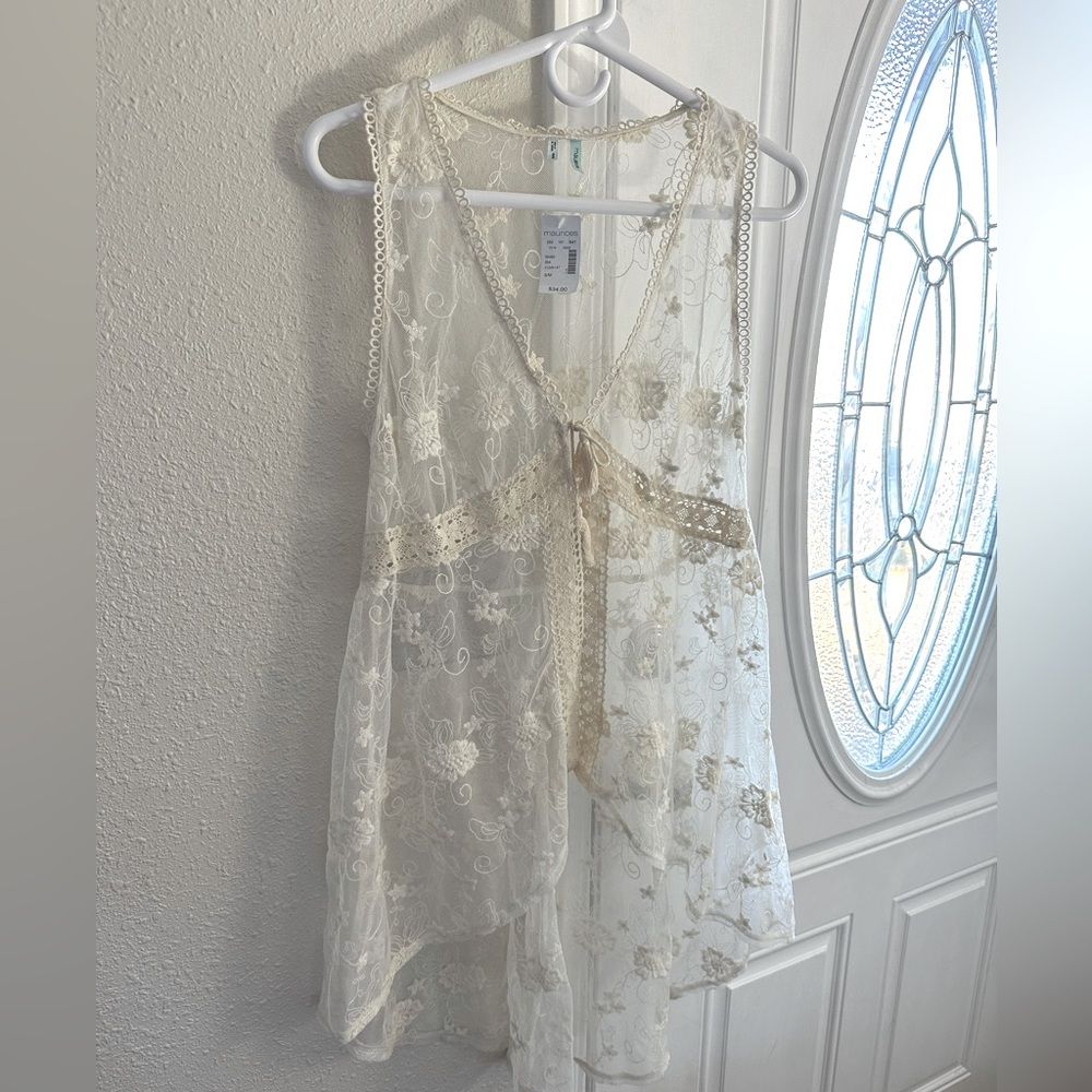 NWT 🤍 Maurice’s Gorgeous Cream Colored Vintage Lace Summer Kimono.
